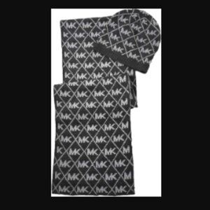 MICHAEL KORS SCARF AND HAT SET LOGO